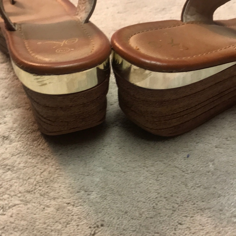 Shoes - Picture 2 of 3